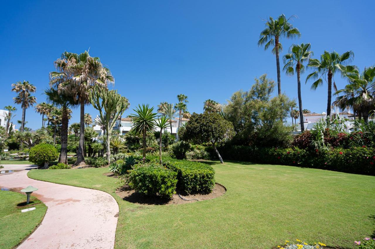 Costalita Beach Apartment Estepona Exterior photo