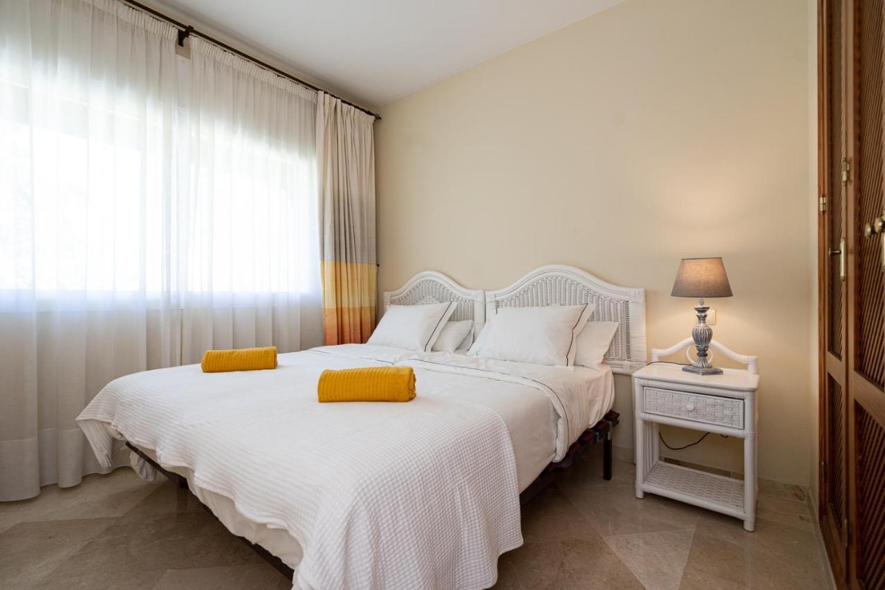 Costalita Beach Apartment Estepona Exterior photo